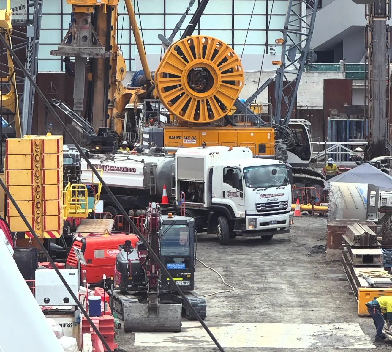 Dynamic Excavations vacuum truck working alongside piling plant on a confined inner-city civil site